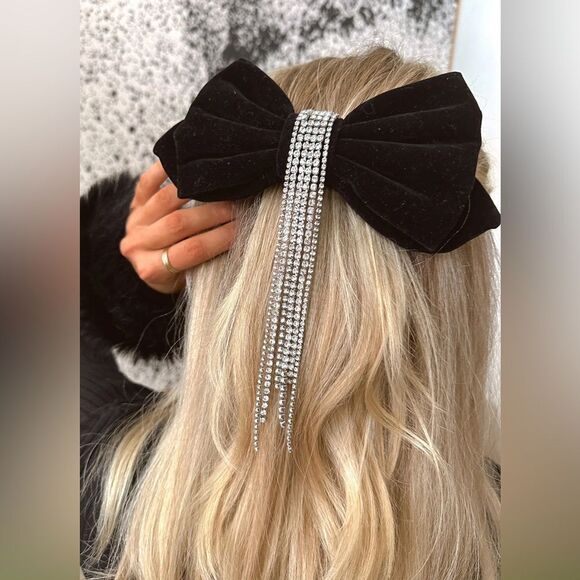 Luxury Black Velvet Bow Hair Clip with Rhinestone Fringe - Picture 1 of 8